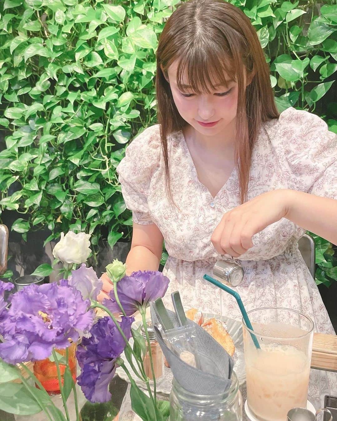 ななせあらたのインスタグラム：「めちゃおしゃれなカフェ☕️💗  フレンチトースト美味しかった💗 お花いっぱいだから 絶対女の子好きだと思う！！  #japanesegirl 　#cosplay #cosplayer  #グラビア　#モデル　#model #photography  #asiagirl #instagramjapan #ig_japan  #team_jp_ #instagrammer #japanese #粉我  #偶像　#可愛い 　#美女　#followｍe 　#sexy 　#love #instagood #tbt 	#selfie 	#instalike　　 #角色扮演 #インスタ女子　#ビジョビ　#おしゃれカフェ　#花　#cafe」