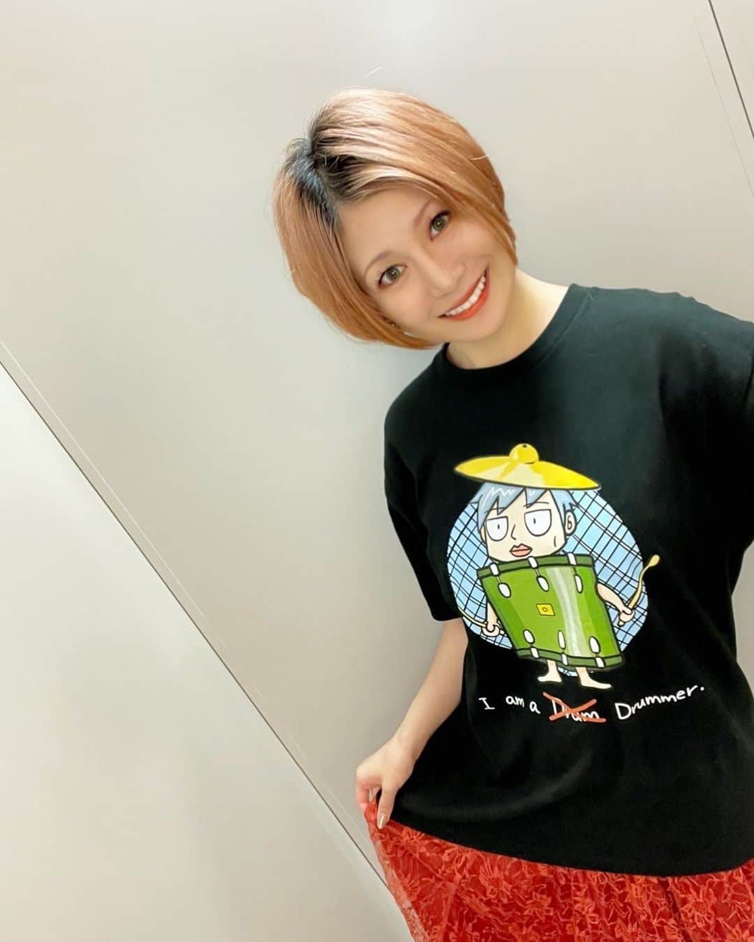 蜷川べにのインスタグラム：「. ⁡ 高松公演ありがとう！ わさT貰った(´・ω・｀) ⁡ ⁡ #蜷川べに  #和楽器バンド  #全国ツアー  #高松公演 #pleasesubscribe  #津軽三味線  #shamisen  #youtubechannel  #benininagawa  #wagakkiband」