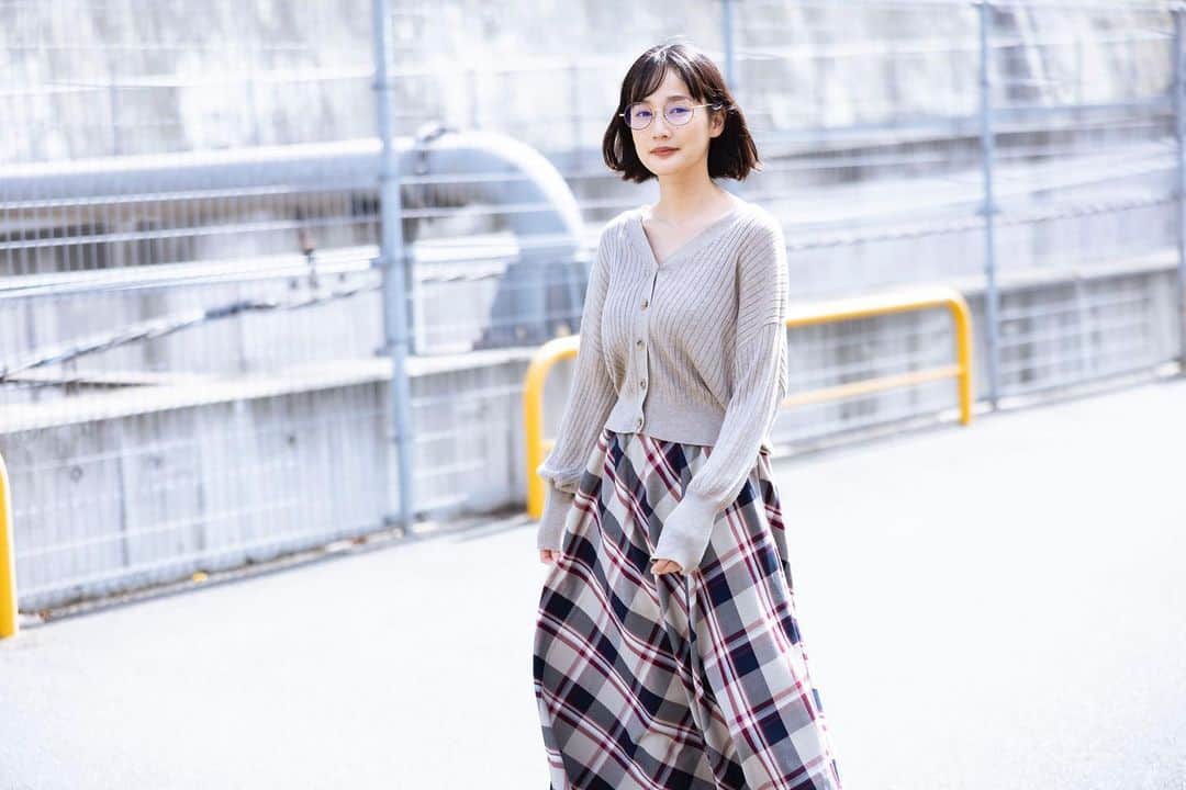 高嶋香帆さんのインスタグラム写真 - (高嶋香帆Instagram)「髪を切ったので新しく作品撮りをして頂きました☺️✨  日常の一コマな感じがとっても素敵な写真たち✨  #塚原孝顕 さん」10月12日 22時03分 - kaho_takashima