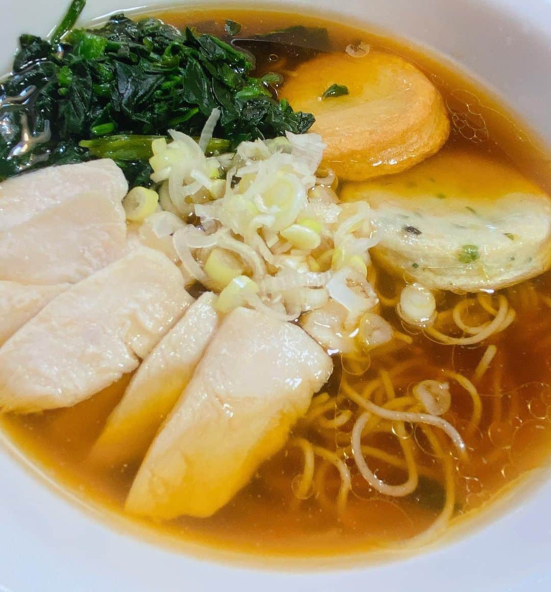 来栖あこさんのインスタグラム写真 - (来栖あこInstagram)「🍜 とっても美味しかったので リピですっ♥️♥️♥️♥️♥️  pr @afuri_fineramen #AFURI #AFURI通販 #おうちでAFURI #阿夫利 #プロテインらーめん #プロテイン #プロテイン生活 #お取り寄せラーメン」10月12日 22時15分 - akopai.081