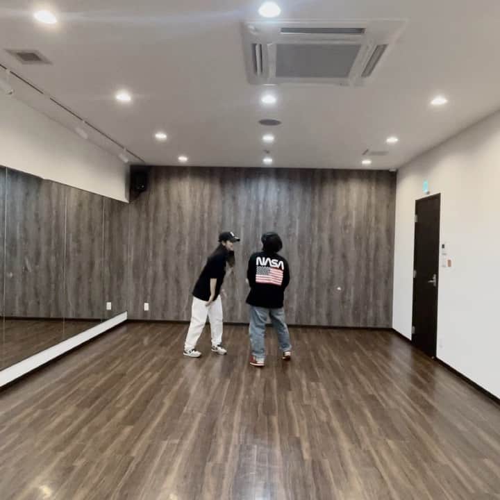 のインスタグラム：「きらり/藤井風 ・ @fujiikaze   ゆる〜〜〜く☺︎ えも〜〜〜く☺︎  choreo by me dancer /muyu, seira  #dance #hiphopdance #dancevideo #ダンス動画　#きらり　#osaka #dancestudio #nexus #ヒップホップダンス  P.S Nexusで踊ってほしい曲募集してる〜🌻」