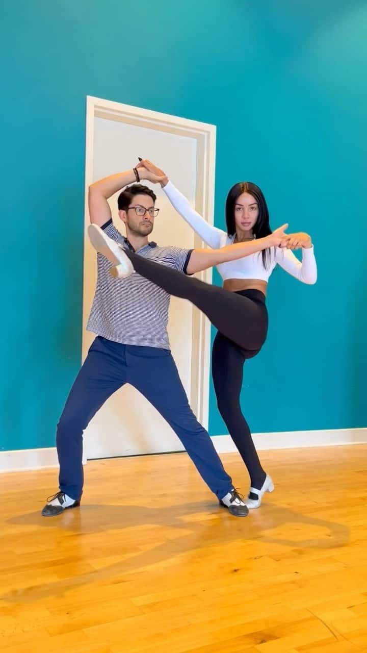Brittany Rennerのインスタグラム：「Private lesson #4 with @paulmontagneseofficial 💃🏽 He told me today, “Nervousness is excitement without knowing the ending” and I really needed to hear that. Vulnerability is sexy.」