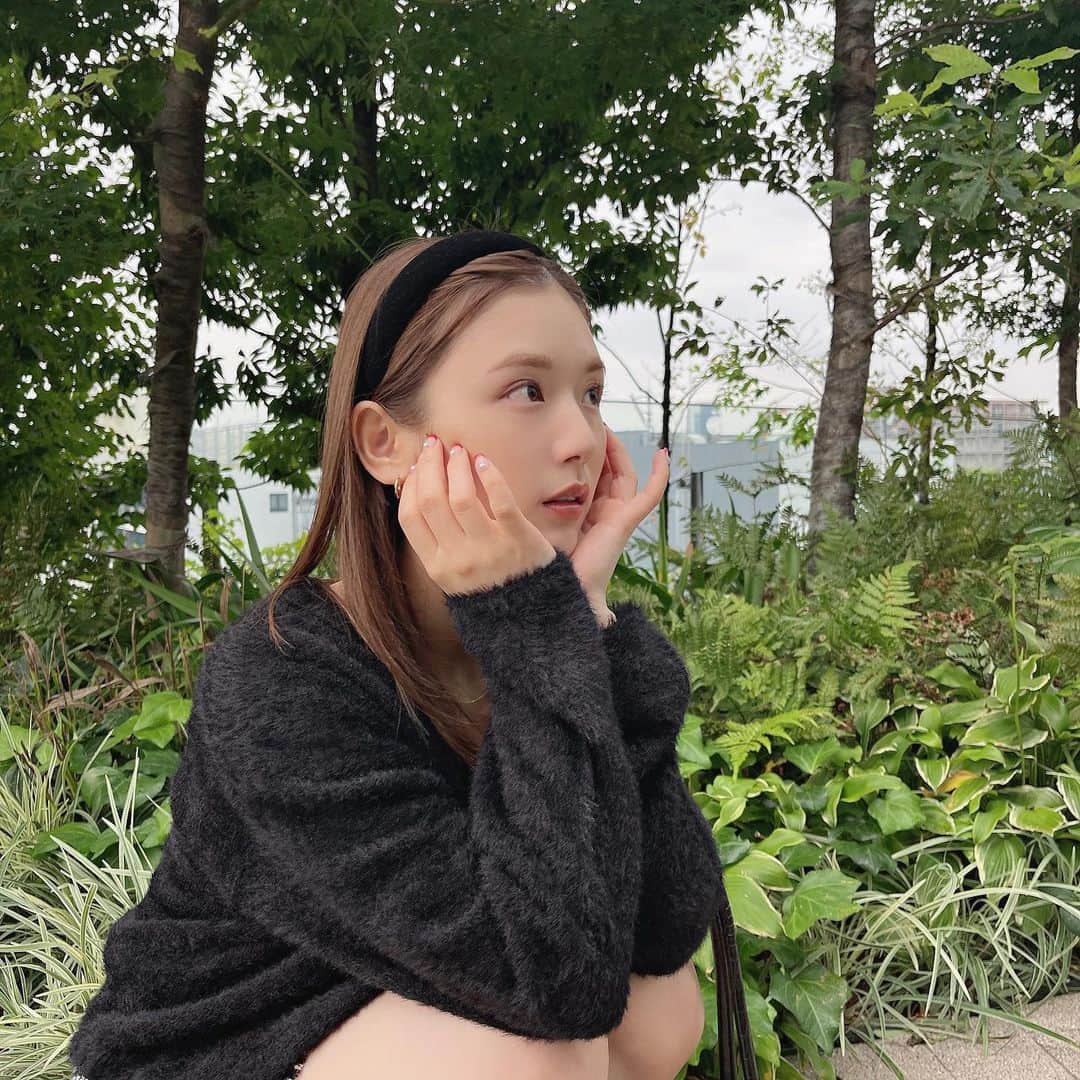 ひよんのインスタグラム：「🖤👸  おはよー☺️☀️ 今日は打ち合わせと撮影と、 編集もできればいいかなって思っている1日💓 気ままにひよん、近々配信されるかもかも🤣👶💛ㅋㅋ  今日も1日がんばろー☺️💓  #ひよん」