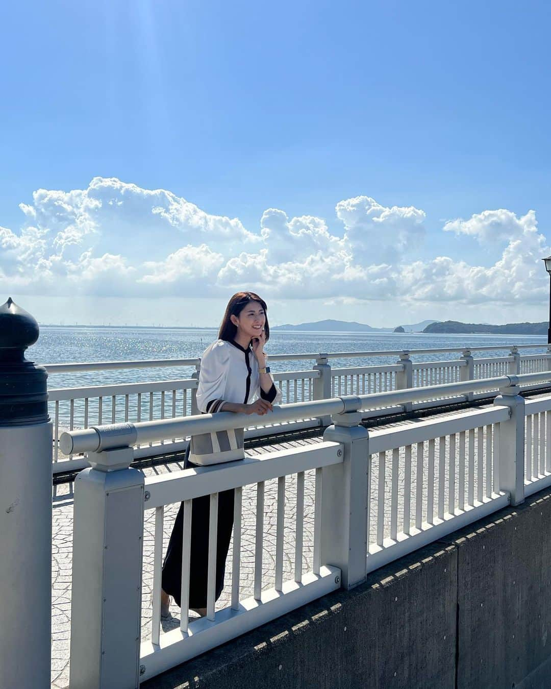 井上麻衣さんのインスタグラム写真 - (井上麻衣Instagram)「good morning🕊  撮影で竹島の近くに行きました☺️ とっても綺麗でした✨  ここの橋をカップルや夫婦で渡ると 縁起が良いと言われているそうです☺️💕💕  . . . . #gm #gmorning  #おはようございます #撮影#三河湾#蒲郡#竹島  #竹島橋#縁起物#八百富神社  #縁起スポット」10月13日 8時26分 - mai_inoue