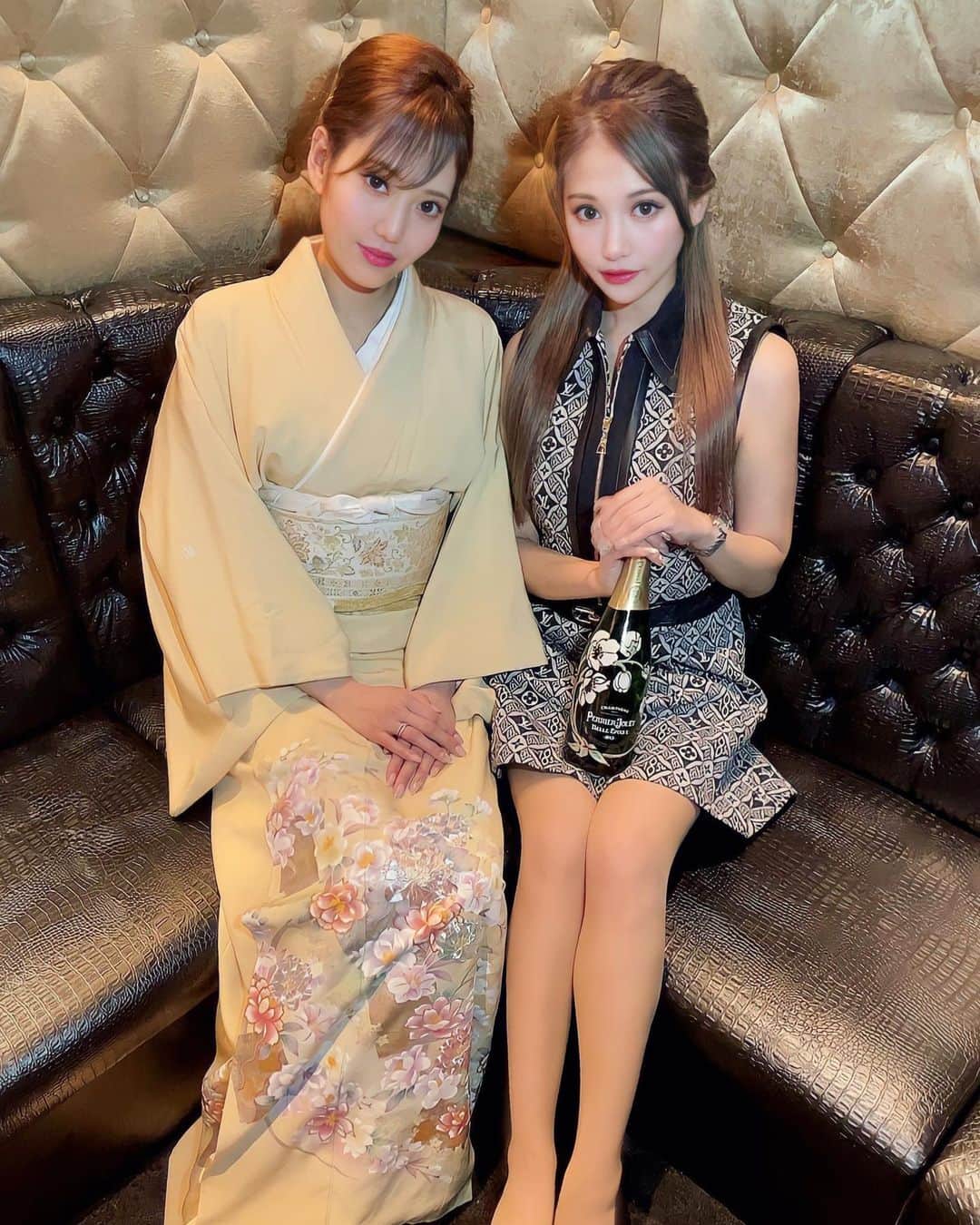 のインスタグラム：「. . ８月❤MIRAGEの周年👠✨ . 着物良き～👘 あいかも久々着たいなぁ😌 . . #親友ちゃん #着物美女 #lv1854 #since1854」