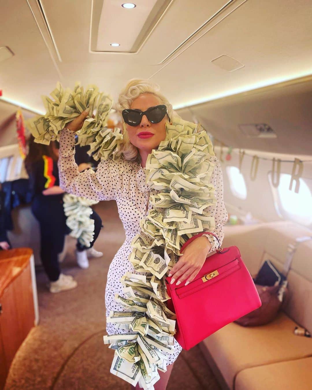レディー・ガガさんのインスタグラム写真 - (レディー・ガガInstagram)「Back to Vegas baby with Haus of Gaga ❤️ #jazz #loveforsale」10月13日 9時47分 - ladygaga