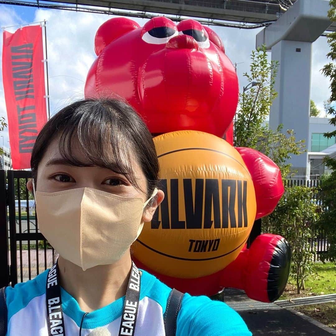 浅野杏奈さんのインスタグラム写真 - (浅野杏奈Instagram)「🏀BS11🏀 「マイナビ Be a booster!」  今シーズンもレポーターを務めさせて頂くことになりました🤍 嬉しいです🙋🏻‍♀️  大好きなBリーグをより一層盛り上げていけるように頑張りますっ✊🏻  皆さんよろしくお願いいたします⛹🏻  さて、そして先日 アリーナ立川立飛にて行われた🔥  アルバルク東京VS富山グラウジーズ  の現地リポート風景が  明日！10月14日22:00〜 BS11「マイナビBe a booster!」 にて放送されます❤️‍🔥  是非見てください⛹🏻💨💨💨  #bs11bab #Bリーグ #アルバルク東京 #富山グラウジーズ」10月13日 20時16分 - this.is.anna_box