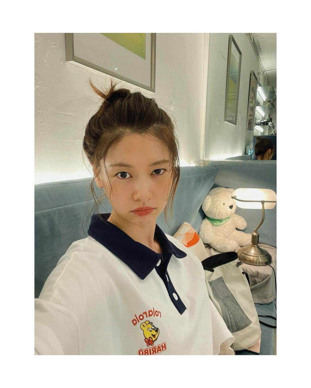 チョン・ソミンのインスタグラム：「너는 일해라 나는 셀카를 찍을테니😏 필터&노필터」