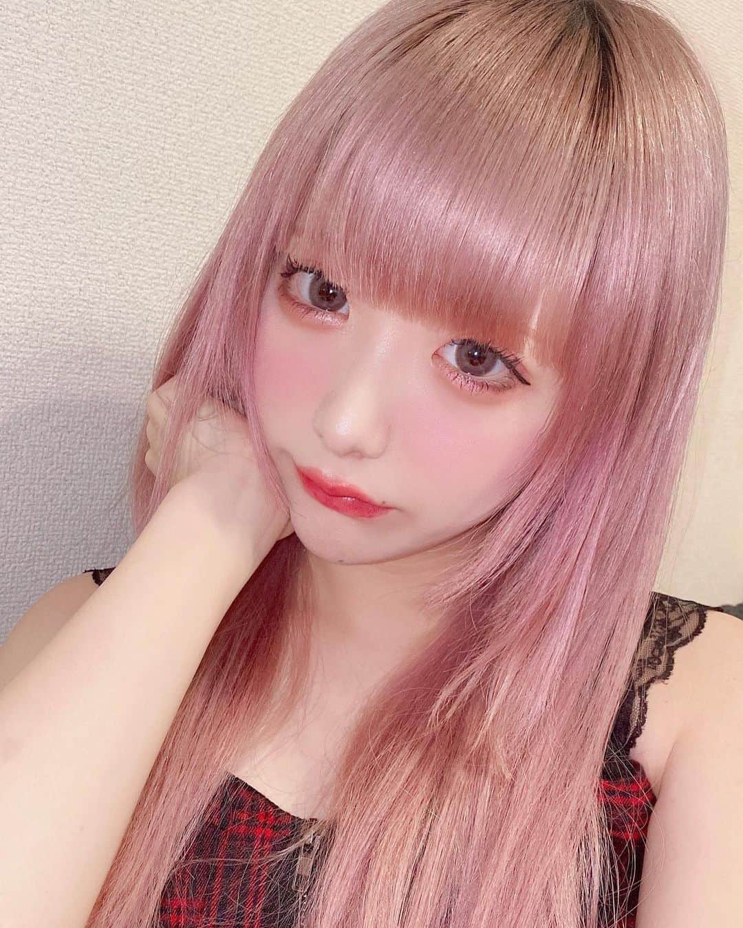 凸守すずのインスタグラム：「カラコン：BabyMiMi rosepink  #みんカラ　#みんなのカラコン　#カラコンレポ」