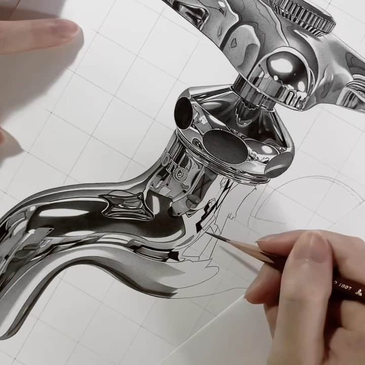 大森浩平のインスタグラム：「Pencil Drawing a Faucet. 鉛筆で蛇口を描きました！  Uploaded a making video on YouTube. Link URL is in my profile. YouTubeに制作過程をアップしました。 プロフィールのURLから！  Please check out ↓ YouTube：大森 浩平・Kohei Ohmori Twitter：kohei6620 and ArtWork Shop  #蛇口 #faucet #pencildrawing #drawing #hyperrealism #realism #illustration #metallic #artwork #sketch #dessin #art #スーパーリアリズム #イラスト #デッサン #スケッチ #アート #鉛筆画 #写実画 #鉛筆 #絵」