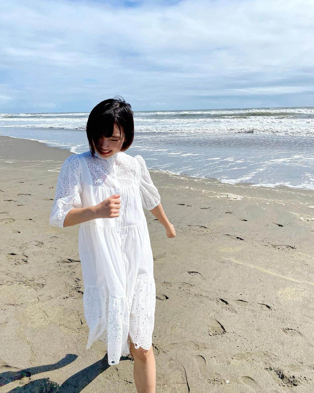 香月杏珠さんのインスタグラム写真 - (香月杏珠Instagram)「・ ・ ・  🏖🐠☀️🎐🍉   #グラビア  #グラビアアイドル   #ロケ  #海撮影」10月13日 19時03分 - anjyu_neko