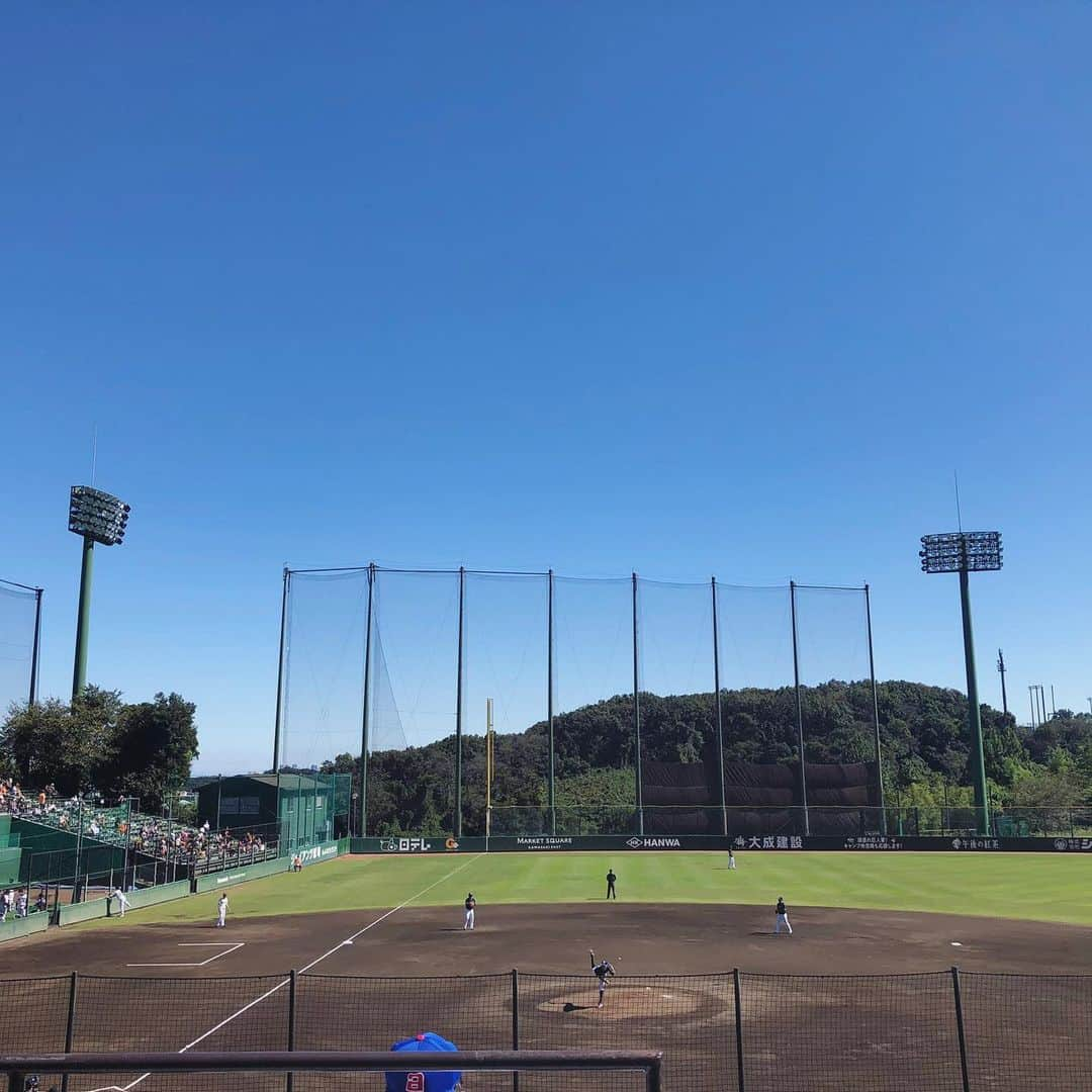 リック・バンデンハークさんのインスタグラム写真 - (リック・バンデンハークInstagram)「Blue skies in Tokyo.   #gameday #giants #swallows #ヤクルトスワローズ #npb」9月19日 19時40分 - rick_vdhurk