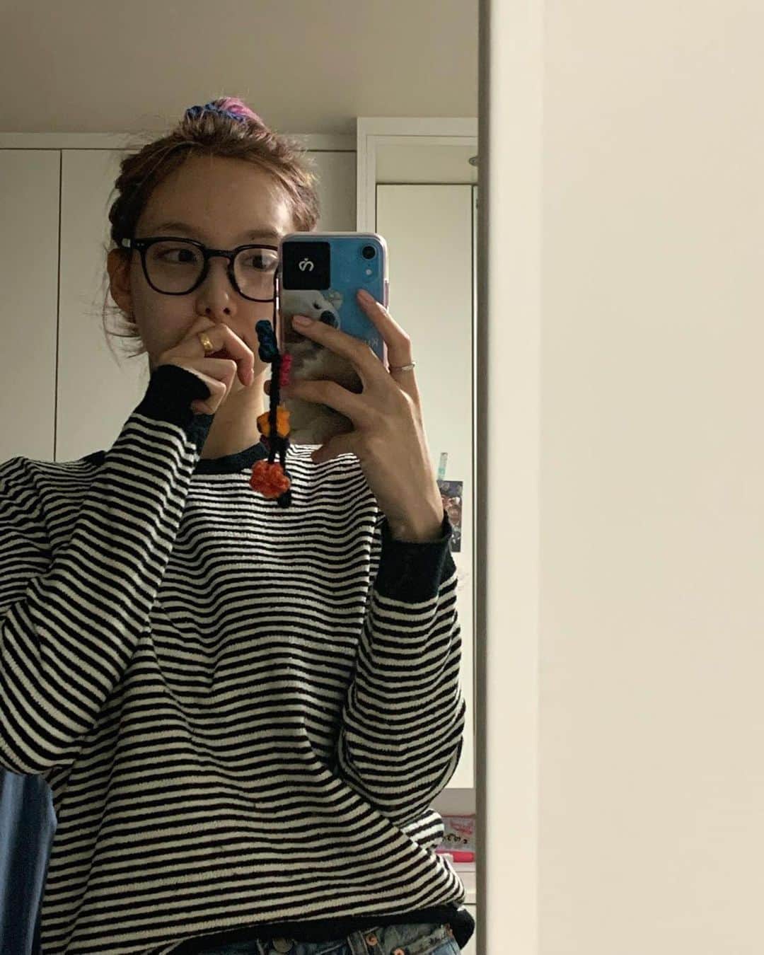 ナヨンのインスタグラム：「💙🤓🤓🤓💙」