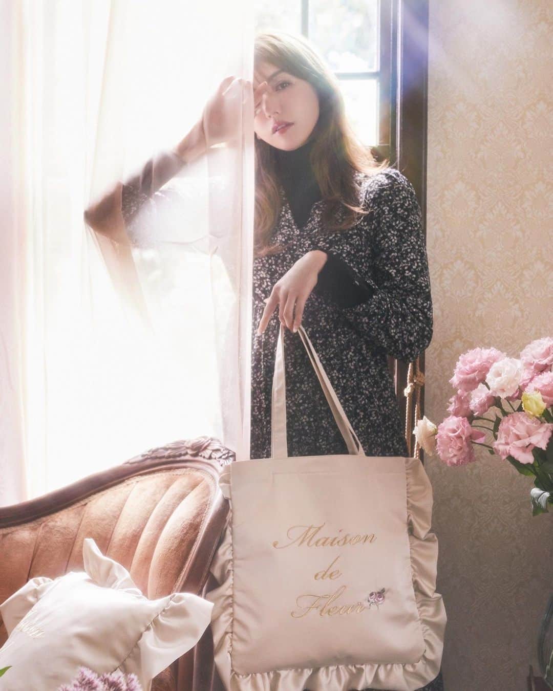 美香さんのインスタグラム写真 - (美香Instagram)「Maison de FLEUR Floral collection meets MIKA  夢の中みたいな可愛い撮影 楽しかったです🌸🌸🌸 ８周年おめでとうございます💗！  @maisondefleur_press」9月19日 20時12分 - mikaofficial99