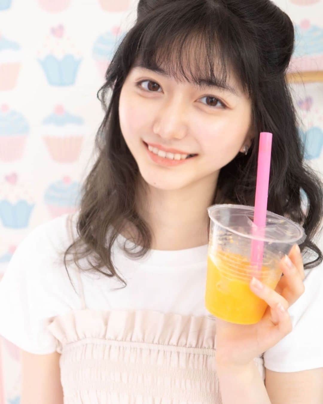 加藤咲希のインスタグラム：「撮ってもらった🥤 . #作品撮り #加藤咲希」