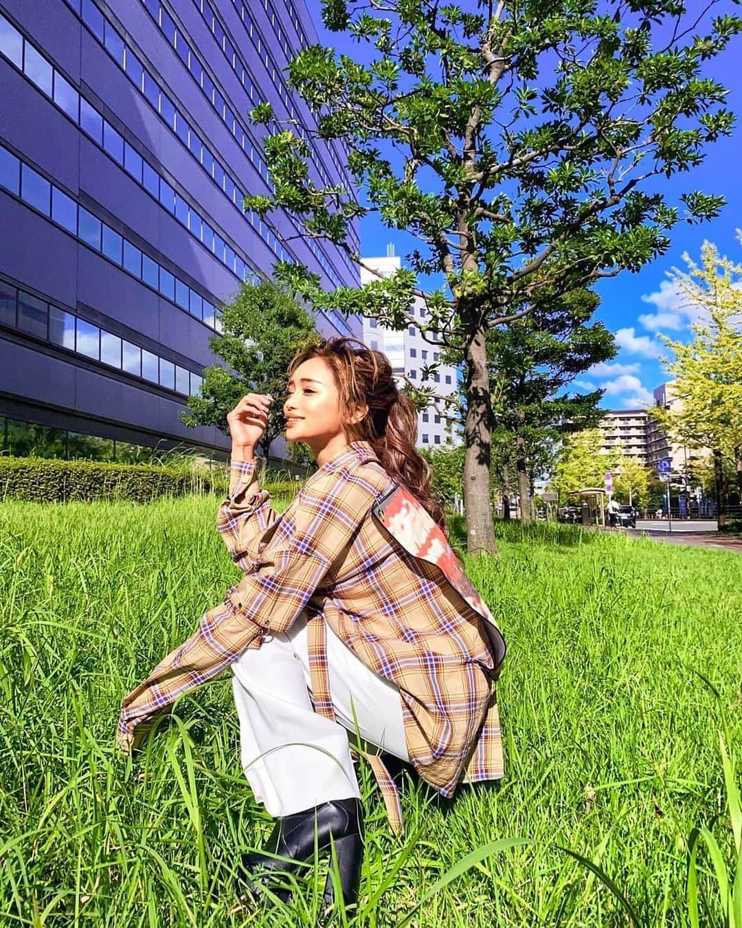 藤木そらさんのインスタグラム写真 - (藤木そらInstagram)「. .I love Fukuoka ❤️ I'm coming to Fukuoka for shooting👍🏻💓 . . .撮影楽しかったなぁ😉✨✨♡やはり福岡は最高すぎ。大好きだなぁ🐒🐒🐒また行きたい❤️❤️念願のももちに行けたからハッピーだあ(  ᐛ)☆.｡.:*・ . . .撮影データが楽しみ💟💟お楽しみに( ⌯'-'⌯)‼️🎶☘️✨ . . .シャツ @ladiesfashion.kandk @elfsack_kandk 個性的で可愛いすぎる❤️❤️バックプリントが推し👌👍😜 . . . . . . . . . . . .#ももち浜  #福岡観光  #福岡 #タビジョ #旅スタグラム  #旅女  #セレクトショップ  #selectshop  #シャツコーデ  #秋服コーデ  #kandk_style #elfsack  # #アパレル業界  #個性的ファッション  #2021awcollection  #スーツ女子  #スーツコーデ  #fashiongram」9月19日 20時44分 - sorafujiki