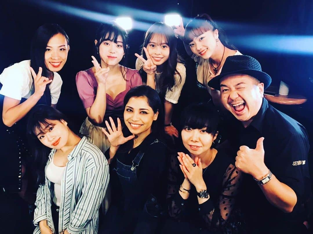 下尾礼子のインスタグラム：「2021.9.19  LIVE@京橋セブンデイズ  2日連続でのライブ ありがとうございました！ とても楽しく歌えたし、 他の出演の方とも 沢山お話し出来て 嬉しかった🥰 今後もセブンデイズ 出演予定していますので お楽しみに！！  【セトリ】  One Last Kiss 甲賀忍法帖 春を告げる プロローグ オノマトペテン師  #京橋セブンデイズ #幻のオノマトペテン師」