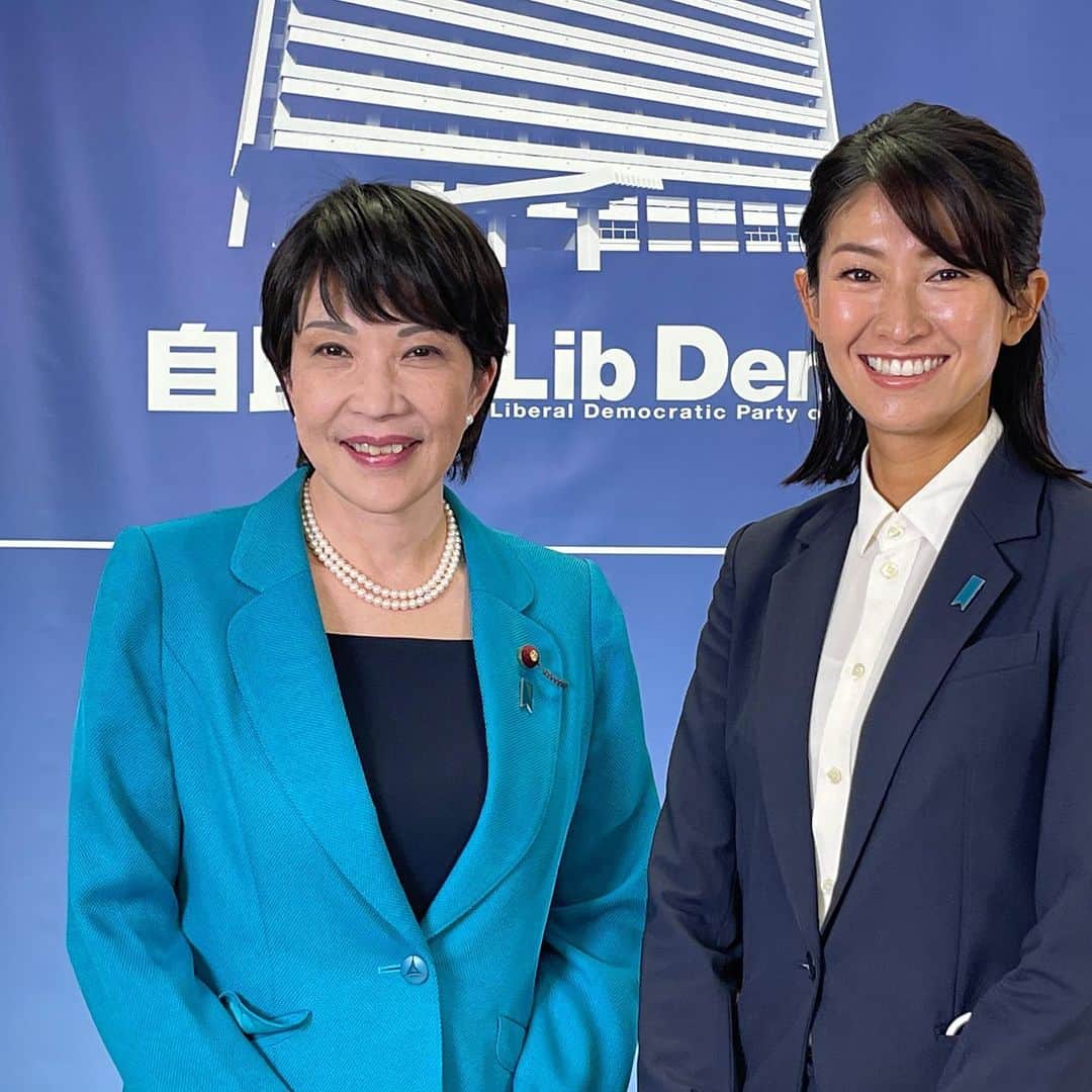 のインスタグラム：「#高市早苗　候補と #黄川田ひとし 議員と 【自民党CafeSta】にて対談させていただきました。  マンガ、バイク好きなどプライベートの話から、政策の作り方、初出馬の苦労秘話などを聞かせていただきました。  国家観や政策の具体性はもちろんですが、そのお人柄の素晴らしさ。 加えて、嬉しかったのが、震災復興についての言及でした。 改めて、広い視野ときめ細やかさに感動しました。  #高市早苗議員を総理大臣に  #宮城五区 #次の時代へ  #美しい日本の景色」