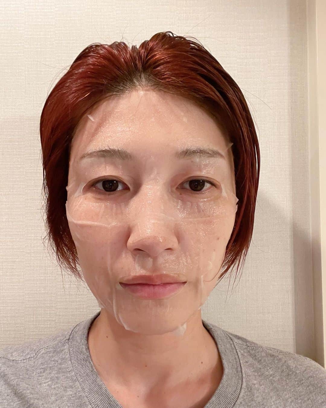 狩野舞子さんのインスタグラム写真 - (狩野舞子Instagram)「・ パックをうまく貼れたことない私がパックを紹介する 不毛なシリーズ👀リターンズ ・ Laeisis ディープモイスチャーフェイシャルマスク ・ しっとり感◯ フィット感◯ まるで付けてない見た目◎ ・ メイクアップアーティスト 宮本由梨さんがプロデュースしている @laeisis.official  化粧水と乳液は使わせてもらっていたけど パックは初めてでした💕 めちゃくちゃしっとり肌に仕上がるから、これから乾燥する季節にはオススメです☺️ そしてなんと言っても香りに癒される〜🌸 ・ #laeisis #ディープモイスチャーフェイシャルマスク #パック なのか #マスク なのか #あなた次第です」9月19日 23時59分 - kanochan715