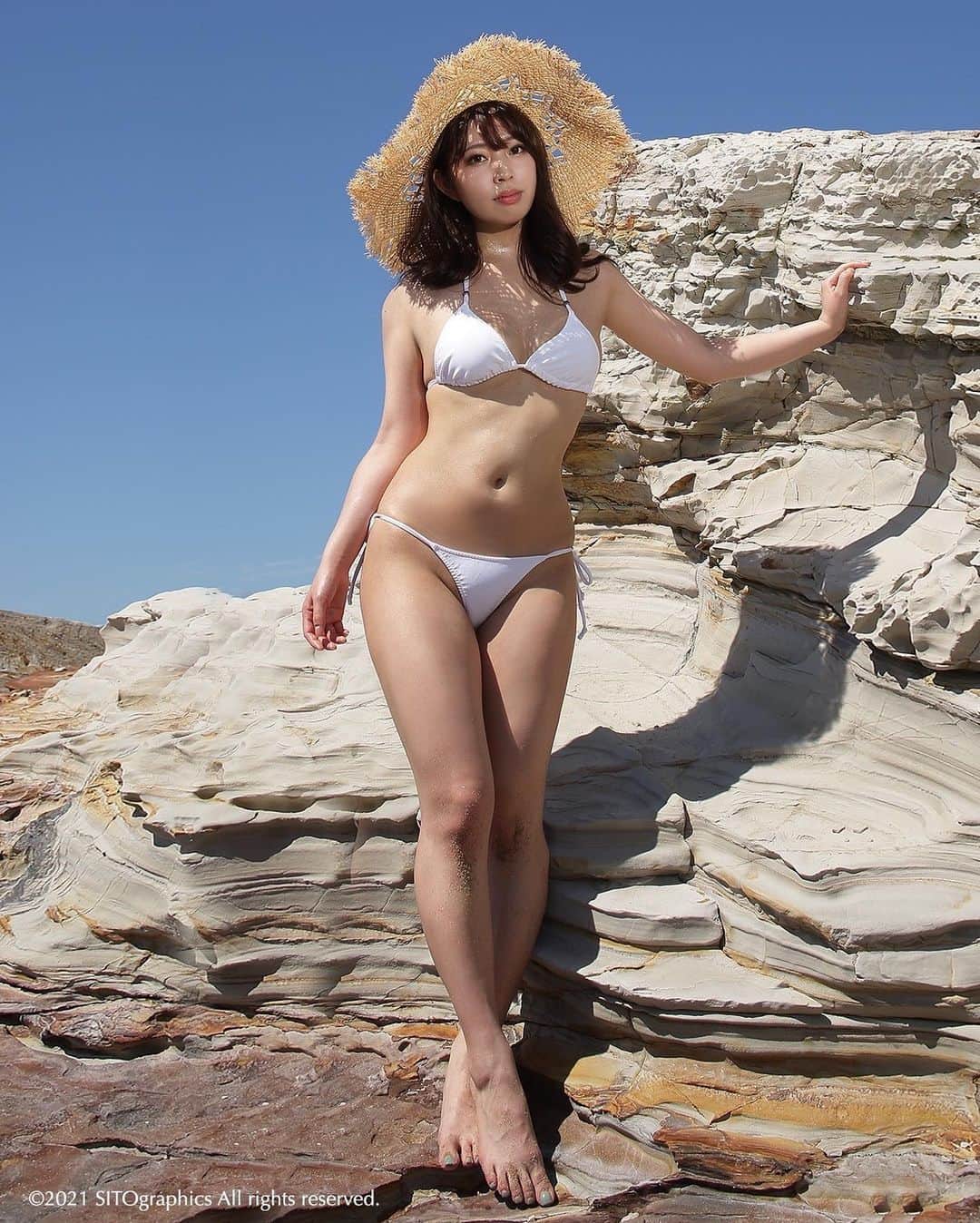 シト山口さんのインスタグラム写真 - (シト山口Instagram)「ストーリーで反響の多かった海ロケから😊マシュマロボディは海だと破壊力10倍アップだね😆💕✨ ブラジリアンビキニはSannasのもの。  次回のデジタル写真集に入れる予定です  model SHIROMI swimwear @sannas.jp Sanna's photo SITO yamaguchi #ビューティー #マシュマロボディ #可愛い女の子」9月20日 0時10分 - sito_yamaguchi
