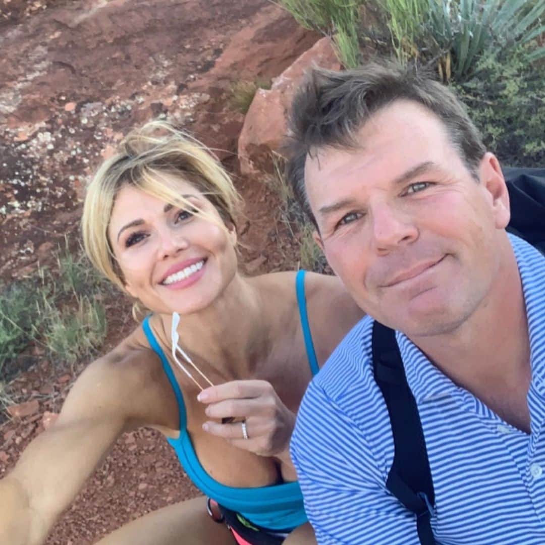 トリー・ウィルソンのインスタグラム：「. 2 years ago today I made the smartest decision I’ve made to date. I’m still astonished that I didn’t find a way to f**k it up. . Magically he showed me what a peaceful, stable relationship feels like. It only took 43 years but makes the journey getting here worth every second. . So today I just wanna plead with my friends out there who are searching for love to not give up & keep your guarded wall from getting too tall. This one entered just when my guard went down for a minute. Forever grateful to our cupid friend @donsaladino  . ❤️🦋🌷」