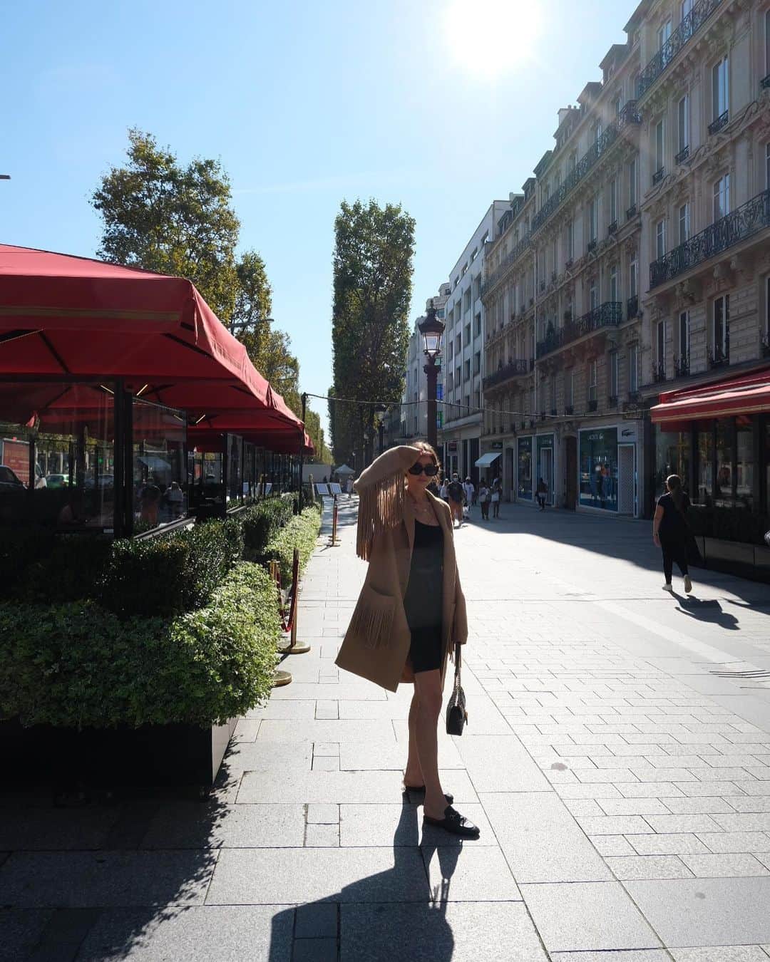 エレノア・カルダーさんのインスタグラム写真 - (エレノア・カルダーInstagram)「Paris photo dump! Thank you @givenchybeauty 💋」9月20日 3時03分 - eleanorcalder