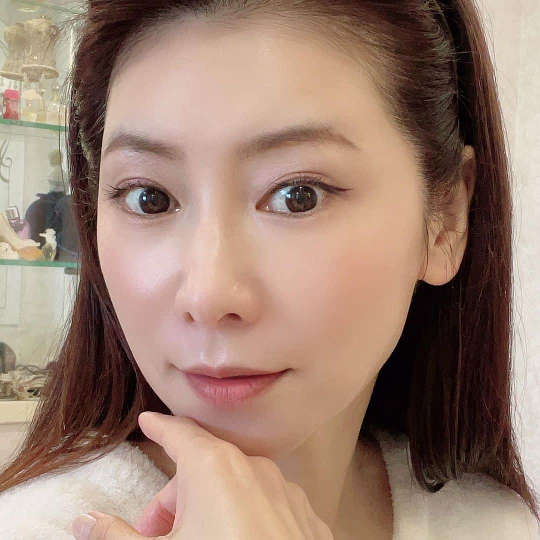 水谷雅子さんのインスタグラム写真 - (水谷雅子Instagram)「９月半ばをすぎ、早いもので今年も後半に入りました。🍁 昨日のインスタで少しお話ししました。☺️✨ 以前はイベントや講習会などで皆さんと直接お目にかかる機会も多くありましたが、 昨年来のコロナ禍での自粛生活では密を避けるためにイベントなどが出来ずに、 皆さんと直接お会いする機会もすっかりなくなってしまいました。😢 そこで、皆さんから送っていただいたご質問に、この場を借りてお答えしようと思います。 😉 少しでも皆さんの“美”のお役に立てたらうれしいです。 ☺️✨✨✨💕 『水谷雅子の美容の秘訣シリーズ』ご期待くださいね！  ⭐️美容についてのお悩み・ご質問のある方は『Masako’s Salon』（水谷雅子公式HP）の下欄にある“お問合せ”からお送りください。 #美容の秘訣#美肌#美肌ケア #アンチエイジング #肌トラブル #老化を緩やかに#健康な美肌を目指す  #諦めない #おもいたったらすぐ行動  #日々の積み重ね#美は一日にしてならず  #水谷雅子#masakoサロン #水谷雅子beautybook50の私」9月20日 11時27分 - mizutanimasako