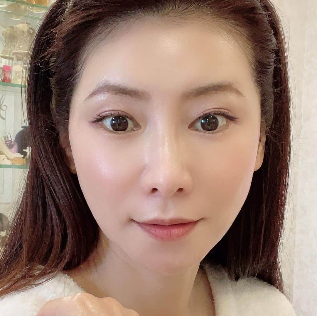 水谷雅子さんのインスタグラム写真 - (水谷雅子Instagram)「９月半ばをすぎ、早いもので今年も後半に入りました。🍁 昨日のインスタで少しお話ししました。☺️✨ 以前はイベントや講習会などで皆さんと直接お目にかかる機会も多くありましたが、 昨年来のコロナ禍での自粛生活では密を避けるためにイベントなどが出来ずに、 皆さんと直接お会いする機会もすっかりなくなってしまいました。😢 そこで、皆さんから送っていただいたご質問に、この場を借りてお答えしようと思います。 😉 少しでも皆さんの“美”のお役に立てたらうれしいです。 ☺️✨✨✨💕 『水谷雅子の美容の秘訣シリーズ』ご期待くださいね！  ⭐️美容についてのお悩み・ご質問のある方は『Masako’s Salon』（水谷雅子公式HP）の下欄にある“お問合せ”からお送りください。 #美容の秘訣#美肌#美肌ケア #アンチエイジング #肌トラブル #老化を緩やかに#健康な美肌を目指す  #諦めない #おもいたったらすぐ行動  #日々の積み重ね#美は一日にしてならず  #水谷雅子#masakoサロン #水谷雅子beautybook50の私」9月20日 11時27分 - mizutanimasako