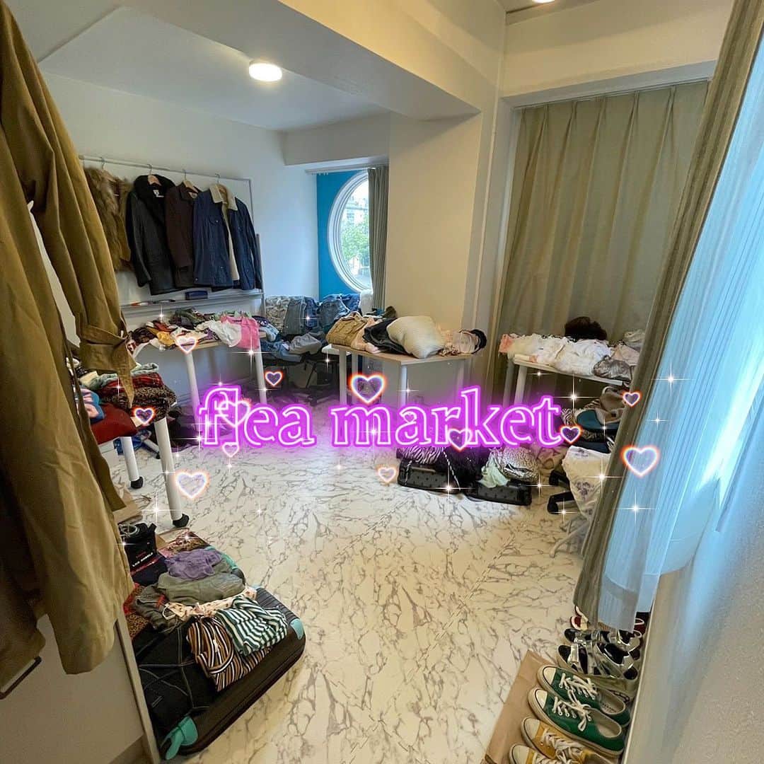 藤原虹七のインスタグラム：「flea market👗💞  姉妹でやらせていただきました👱🏻‍♀️ ありがとうございました🎀」