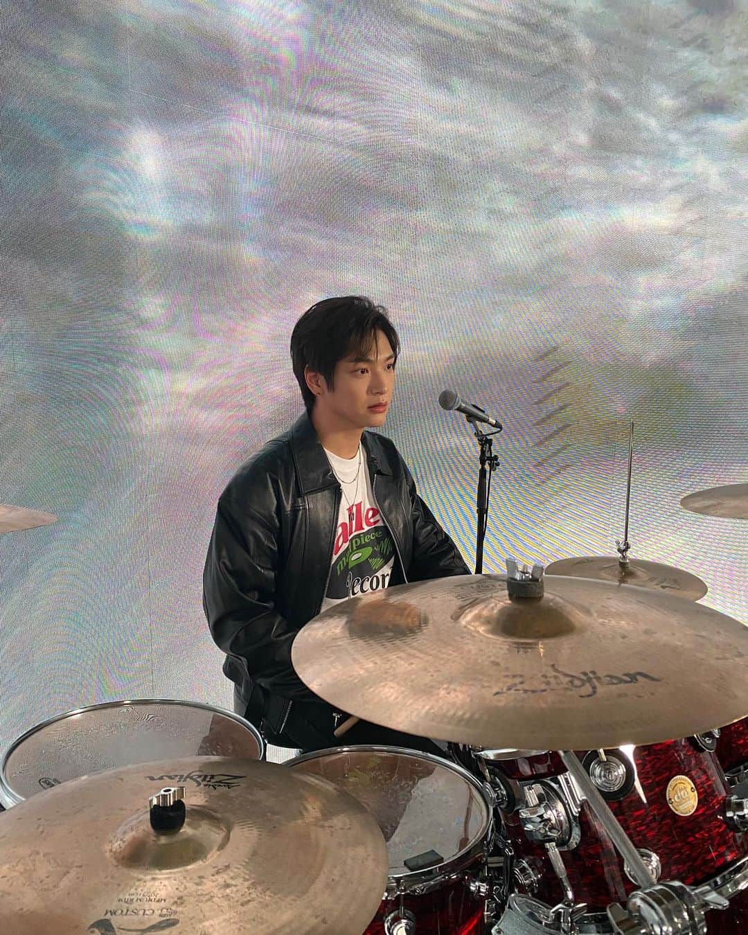 ジェヒョンさんのインスタグラム写真 - (ジェヒョンInstagram)「즐추🥰 . . . #엔플라잉 #NFlying #김재현 #즐거운 #추석 #보내세요 #저 #이제 #건강해요 #ps #사진은 #로드오브히어로즈 #커버 #촬영시절」9月20日 22時56分 - _.kimjaehyun._