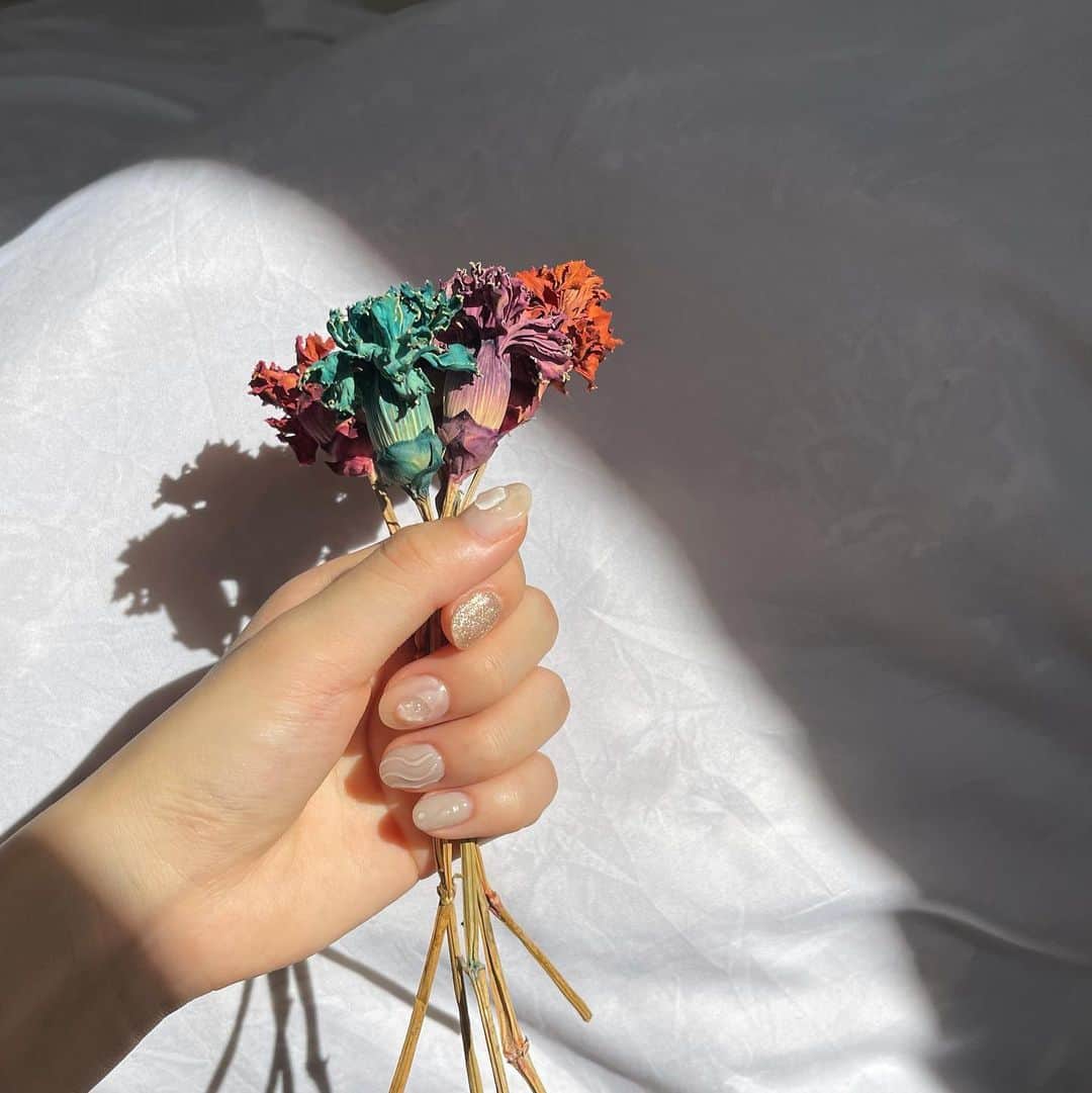 志田彩良のインスタグラム：「・ モチベが上がる魔法。  可愛すぎる、、、💅🏻💐」