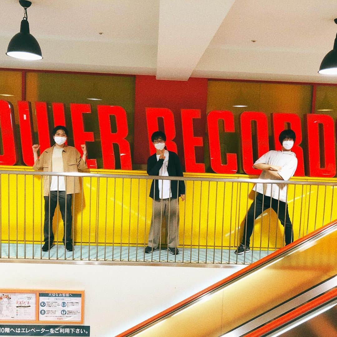 歴史は踊るのインスタグラム：「タワーレコード近鉄パッセ店行ったよ〜！ メッセージカード書いたからぜひ見に来て！！！」