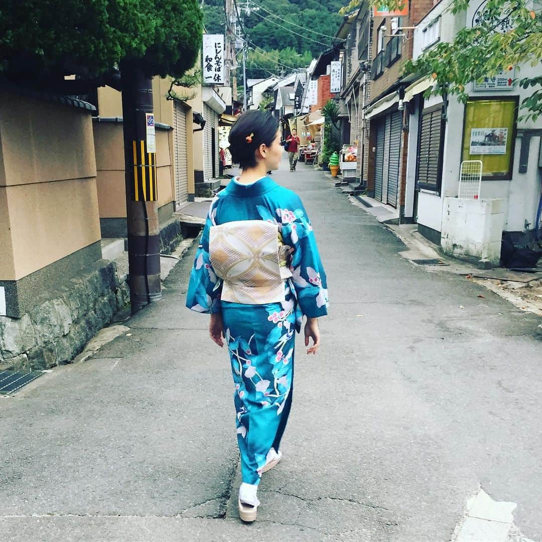 橋本マナミさんのインスタグラム写真 - (橋本マナミInstagram)「明日は　#中秋の名月　🌕なので、明日14時48分から　#NHK #BSプレミアム　にて以前放送した「絶景にっぽん月の夜」再放送です😊 月の愛で方学びましょ💕  世界で類をみないほど月を愛してきた日本人。上弦の月、十六夜（いざよい）、立待月、眉月など、四季や月日の移ろいに合わせてつけた月の名は数知れず。農業も漁業も月が頼り。そんな月との営みは今も各地に残っている。三日月信仰、徹夜踊り、世界遺産屋久島の夜…月光のもとにある“月との暮らし”を全国からお届けする。案内役は橋本マナミ。夜の日本を旅して“月の愛（め）で方”を探り、京都・銀閣寺で“至高の月見”を催す。」9月20日 16時26分 - manami84808