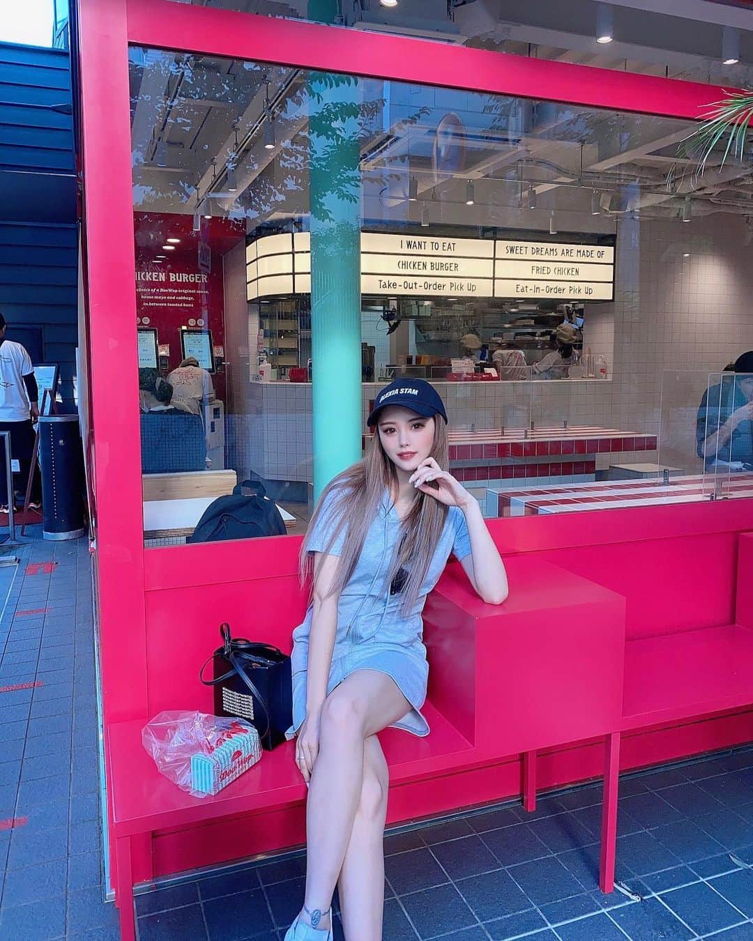 AYAKAのインスタグラム：「🍔🍟🇺🇸  #代官山#代官山カフェ#代官山グルメ#ランチ#ハンバーガー屋さん##おしゃれランチ#cafestagram#lunch#hamburger」