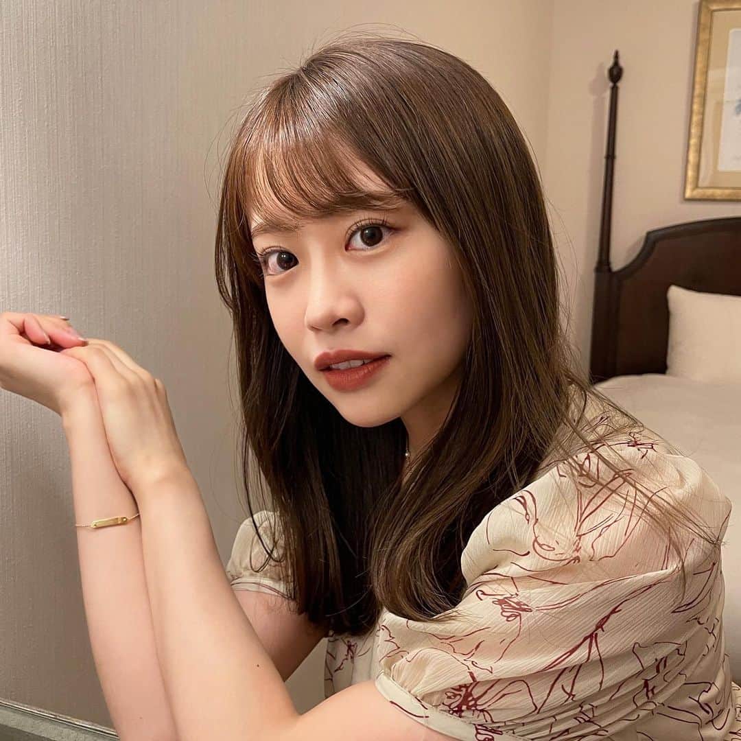 高木由梨奈のインスタグラム：「やっと秋服をぼちぼちゲットし始めたのでまた10月のLOOKBOOKでも紹介します〜🌝💖 ちなみに明日LOOKBOOKの撮影するんだけど浮腫みすぎて体が重い、、笑🥲 ストレッチして筋膜ローラーして寝よう…🥲笑  #秋服コーデ  #購入品 #zara #gu」