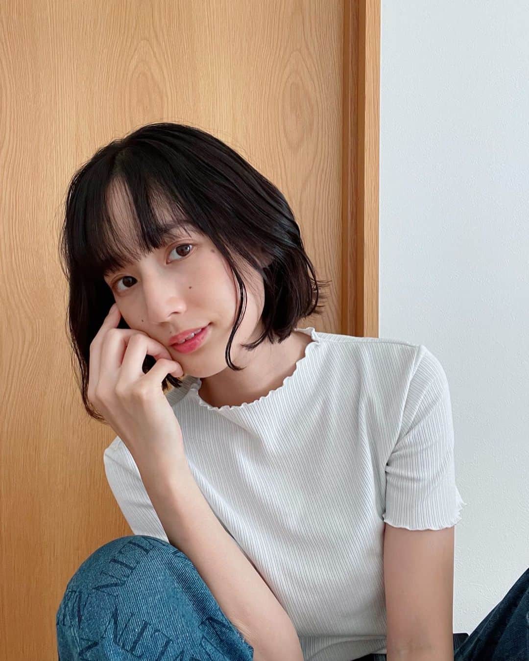 高嶋香帆のインスタグラム：「今日敬老の日なんだってね！ 祖母に会いに早く大阪へ帰りたいなぁ☺️  ここ数年は帰省する時、一人暮らしの祖母宅へ犬達と泊まるんです。 キラキラした東京も好きですが、ゆっくりと過ぎていく祖母との時間はとっても心地良いのです🍵👵  10月くらいに帰りたい！願望！」