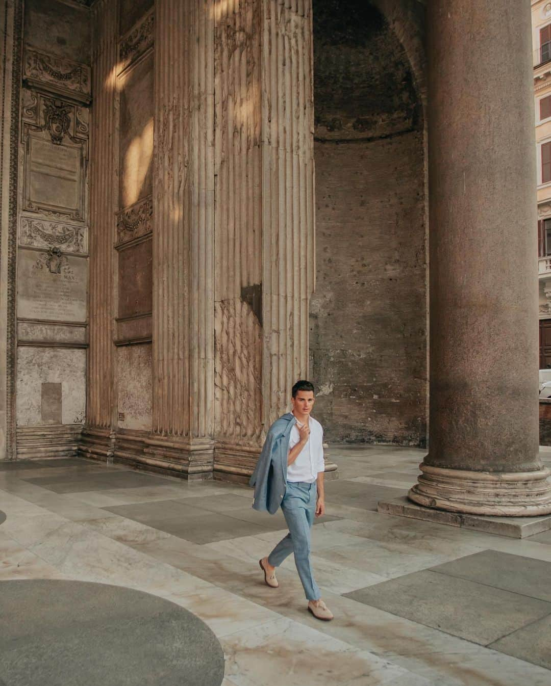 ピエトロ・ボセリさんのインスタグラム写真 - (ピエトロ・ボセリInstagram)「Destination Rome!   I always loved Rome and so I’m thrilled to announce that this will be the location of the first @petrastudio_  the exclusive training studio of @petradesign , within the stunning and brand new @w_romehotel , the latest jewel of @whotels 🇮🇹   In bio you will find an interview where I introduce this wonderful location, and my tips on how to balance wellness and lifestyle in the Eternal City!   Shots by @giuliopugliese , outfit @boss 🌟, styling @gloriaripamonti」9月20日 21時45分 - pietroboselli