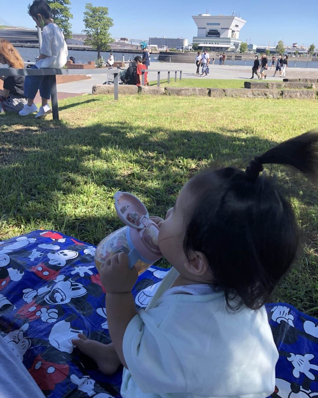 岡田みはるさんのインスタグラム写真 - (岡田みはるInstagram)「青空の下、穏やかな誕生日を過ごしました。秋ですね。 #あなたと過ごす初めての #誕生日」9月20日 21時44分 - okadamiharu