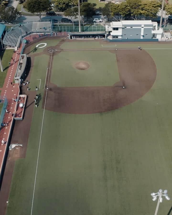カルロス・ブーザーのインスタグラム：「Back At It… More 2 Come… Stay Tuned…  🎥: @arfa #holdat ⚾️」
