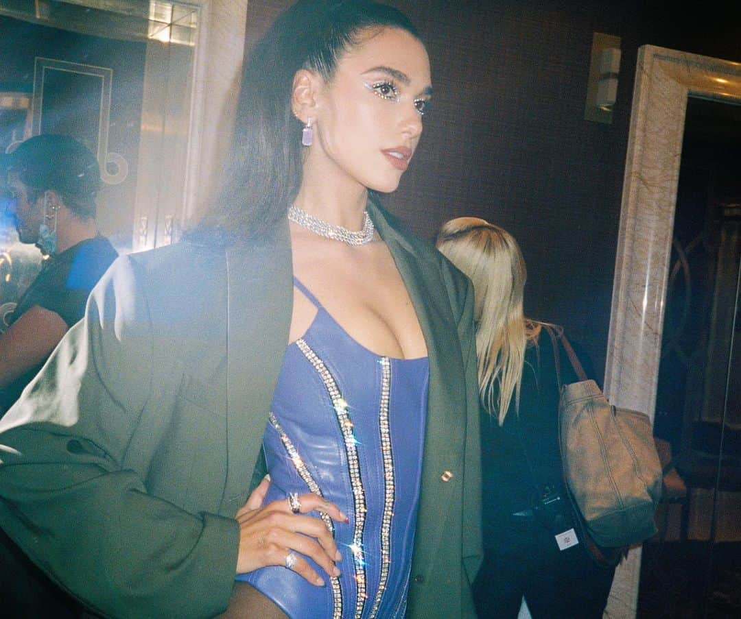 デュア・リパさんのインスタグラム写真 - (デュア・リパInstagram)「💜 @iheartfestival 💜shot by @laleekley 💜」9月21日 0時15分 - dualipa