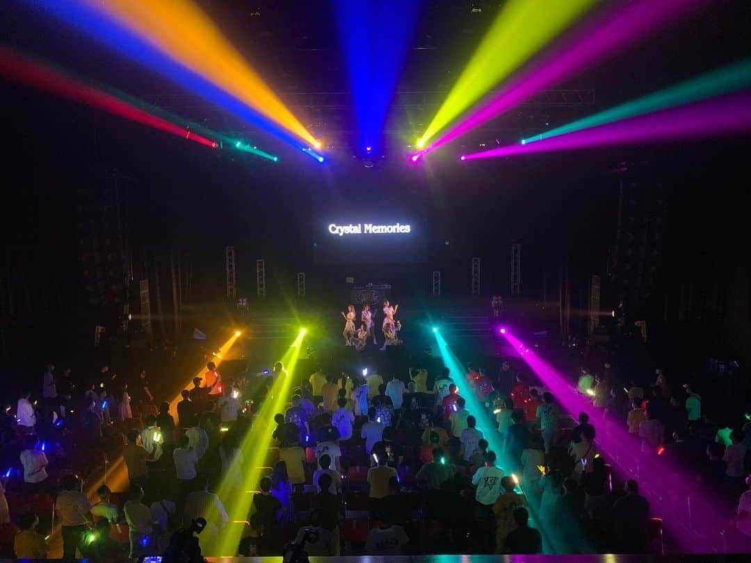 sherbetのインスタグラム：「sherbet 全国11都市ワンマンツアー『Crystal Memories』  ツアーファイナル @品川ステラボール  会場にご来場頂き、また配信でご覧頂き誠にありがとうございました。  sherbetは 2021.09.18を持ってライブ活動を休止いたしました。  シャベチャンやclubsherbetはこれからも続きます！ 皆さんに会える場所は個々でも作っていきます！  必ずまた会えます。  crewがいないと sherbetfamilyは成り立たない のでこれからも よろしくお願いします☺️  近々嬉しいお知らせもありますので､､､お楽しみに！」