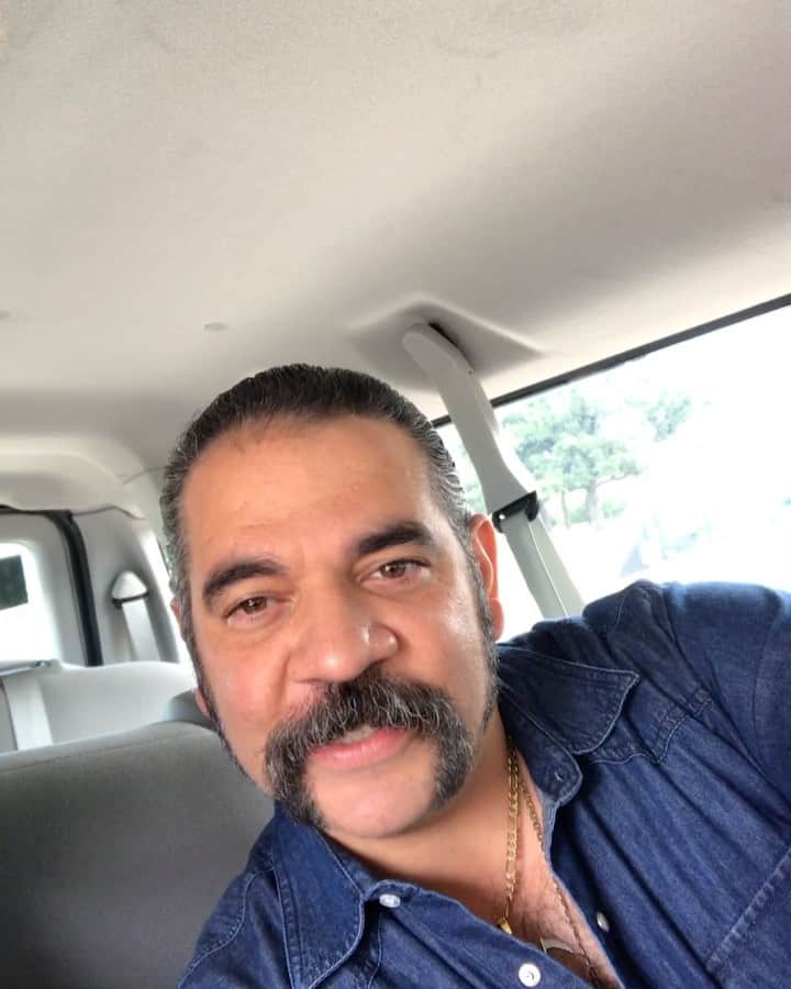 ジェイミー・ヘクターのインスタグラム：「Golden rule from @hemky (Pote) to @movingmountainsinc. JewelZ! #queenofthesouth  #lifelessons #Mosttalentedactorscomingoutofthiscamp! #Community @pulsenigeria247」