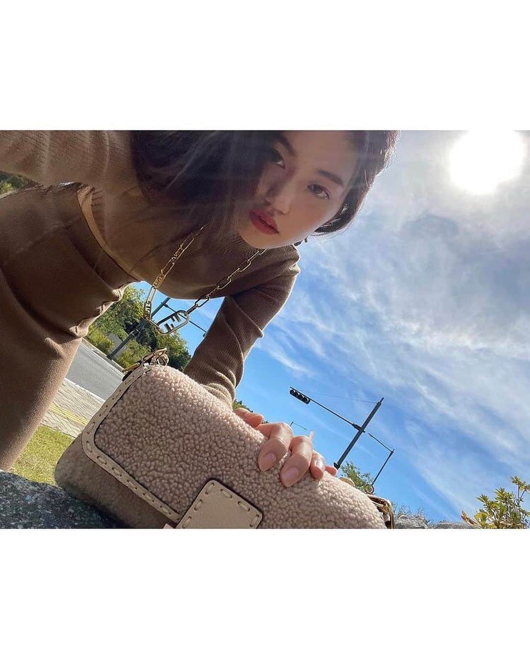 キム・ドヨンさんのインスタグラム写真 - (キム・ドヨンInstagram)「Doyeon Instagram update🤎」9月21日 16時28分 - weme.doyeon