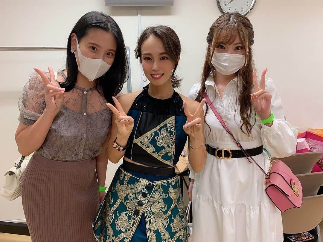 犬童美乃梨さんのインスタグラム写真 - (犬童美乃梨Instagram)「大好きなあずとまりりん🥺 会った瞬間に号泣した😭 来てくれてありがとう💓」9月21日 16時52分 - minudo