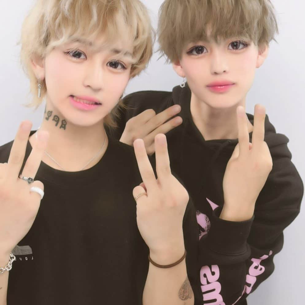 のインスタグラム：「久々プリクラ投稿📷 あきりんどんどん大きくなっていくから見守っててな！  #あきりん  #ぷりんと倶楽部  #ぷりくら」