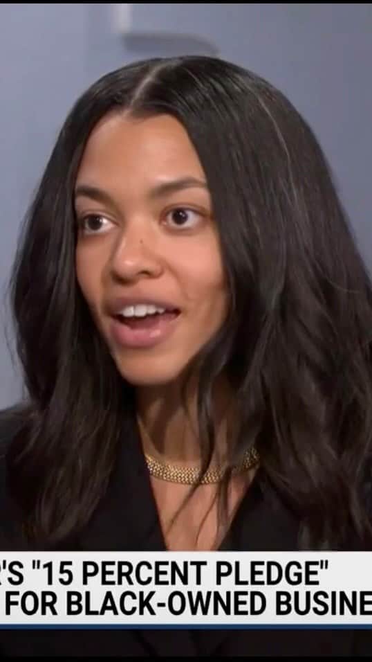 のインスタグラム：「I am grateful for the opportunity to sit down with @aliciamenendezxo, a woman breaking down her own barriers in the news industry, to talk about why this message felt personal for me and how the @15percentpledge is opening doors for Black entrepreneurs to access just a fraction of the wealth generated annually in our retail economy.  Those of you who have started a business know it's not easy. I have poured my heart and soul and savings into @brothervellies and for years ran the company entirely on my own. This is the norm for small biz owners across this Country, which then becomes exacerbated for BIPOC entrepreneurs and it has to change. Yes I made a few mistakes as I found my path, but I want my peers to be able to avoid them with the opportunity, support, mentorship and resources often reserved for white, male entrepreneurs.  I am proud of the dress I designed with @aoc for the Met Gala and proud that we got people talking about economic inequity in this country. Ultimately, we have to keep pushing forward. Away from those who continuously try to tear us down, away from those who will go to no end to police a congresswoman's body and to police a small business owner's personal finances. Women of color have always understood this, and I call on my broader community now to live this mantra -- forward.」