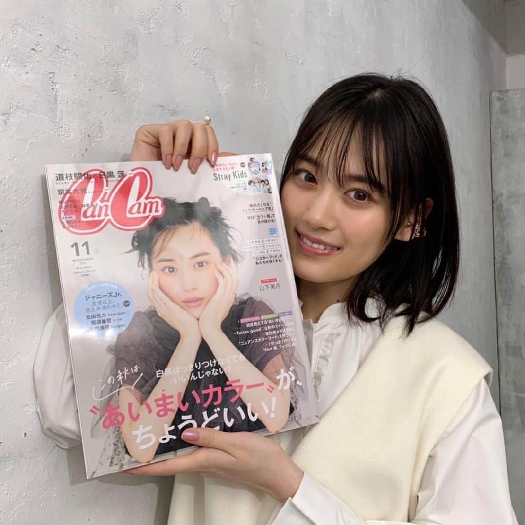 山下美月さんのインスタグラム写真 - (山下美月Instagram)「・ CanCam11月号、本日発売です🌟 山下さんが5度目の単独表紙を飾っています✨✨  #あいまいカラー 特集 #美月の美肌 企画 #山下美月 になんでもQ&A などなどたくさん登場しているので ぜひ熟読してくださいねっ❣️  #山下美月 #乃木坂46 #CanCam #発売日 #単独表紙 #じゃない方の彼女」9月21日 12時13分 - yamashitamizuki1st