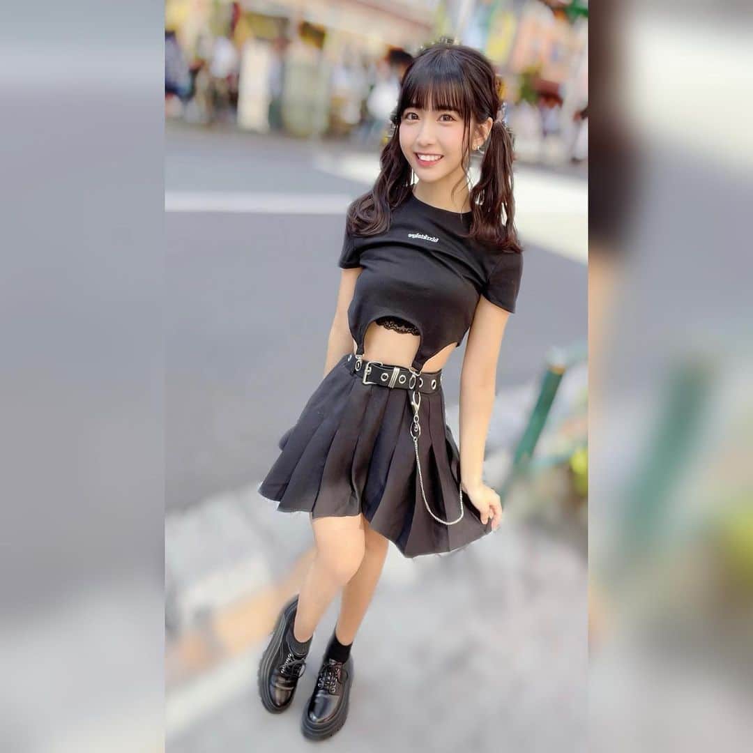 天羽希純のインスタグラム：「これで電車に乗ったら沢山視線を感じた😭😭  #ツインテール #私服 #へそ出し  #コスプレ #cosplay  #japanesegirl  #可愛い女の子 #グラビア #gravure #グラドル #アイドル #Japaneseidol #撮影会 #撮影会モデル #被写体 #太もも #フェチ」