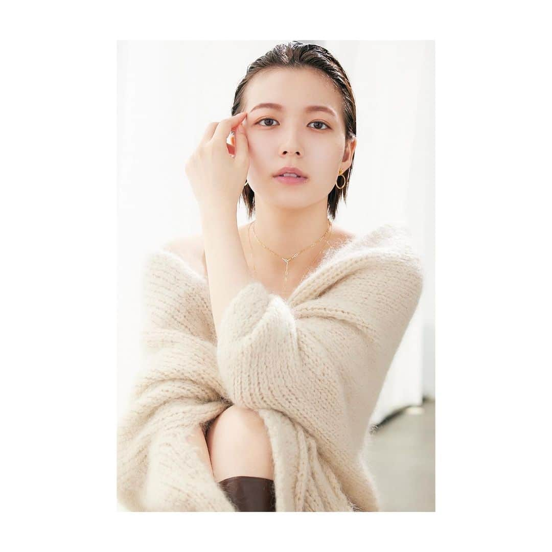 阿部華也子のインスタグラム：「CanCam11月号🌈 本日発売です☺️  ビフォアフ企画で かなり！いつもと違う雰囲気になっていると思います！！😳  いつもそうだけど 今回も撮影が最高に楽しかった💕  @cancam_official  いつもありがとうございます❤️‍🔥  #cancam #11月号 #本日発売です！」