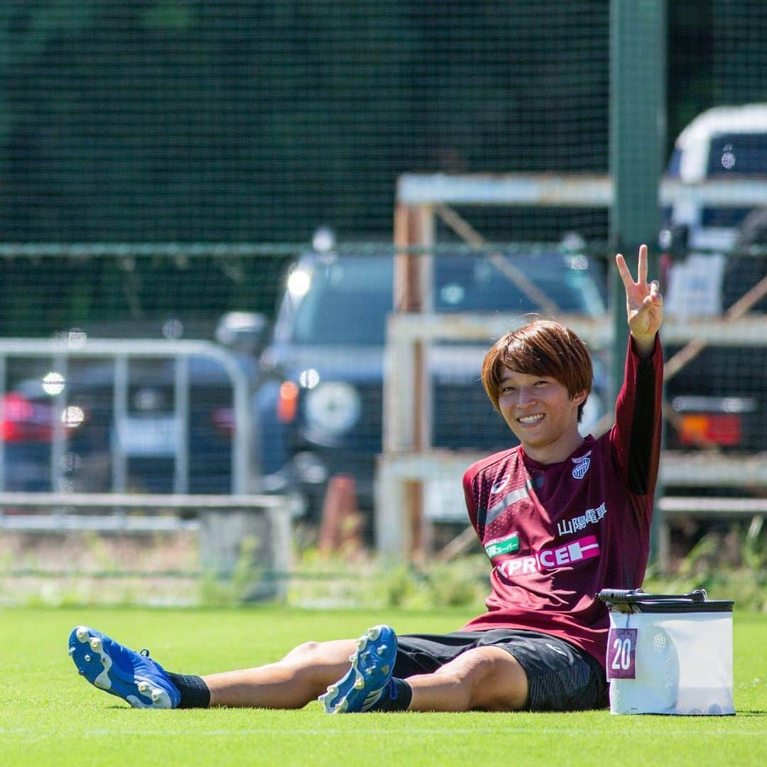 ヴィッセル神戸さんのインスタグラム写真 - (ヴィッセル神戸Instagram)「Great day in Kobe! ☀️☺️✌🏼  #vissel #visselkobe #ヴィッセル #ヴィッセル神戸 #Kobe #神戸 #WeAreKobe #KobeForeverForward #一致団結 #JLeague #Jリーグ #菊池流帆 #井上潮音」9月21日 13時20分 - visselkobe